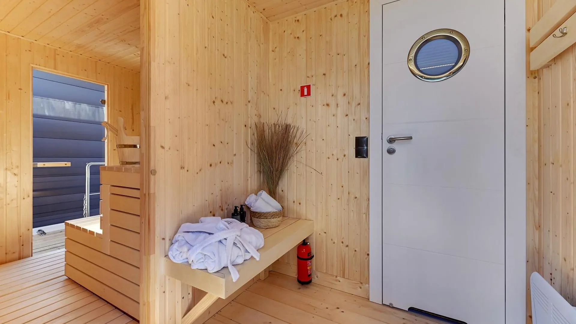 Domy Na Wodzie - La Mare Motlava Houseboats With Sauna By Downtown Apartments Gdansk Poland