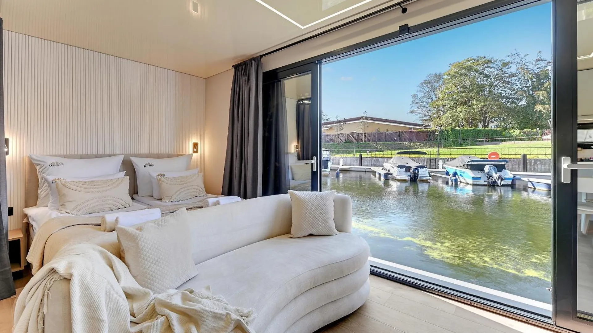 Domy Na Wodzie - La Mare Motlava Houseboats With Sauna By Downtown Apartments Gdansk Poland
