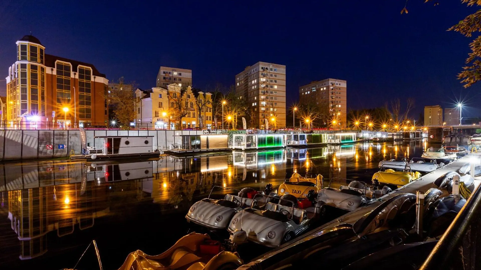 Domy Na Wodzie - La Mare Motlava Houseboats By Downtown Apartments Gdansk Poland