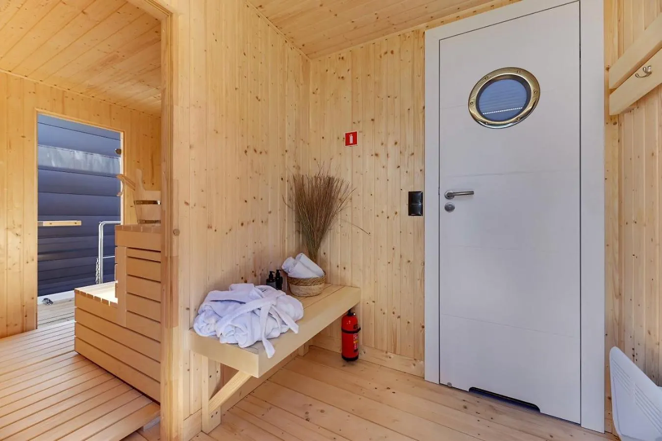 Domy Na Wodzie - La Mare Motlava Houseboats By Downtown Apartments Gdansk Poland