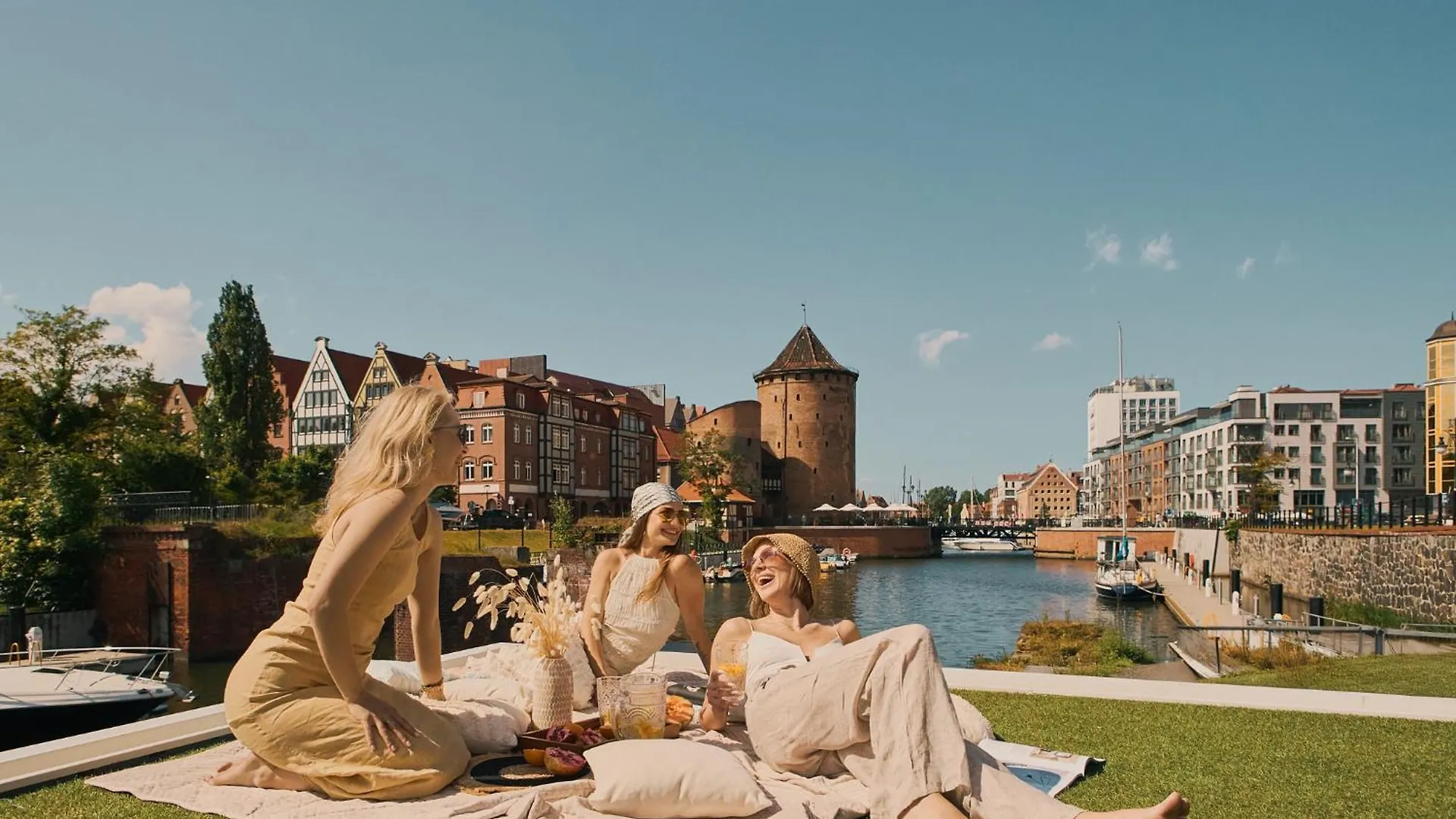 Domy Na Wodzie - La Mare Motlava Houseboats By Downtown Apartments Gdansk