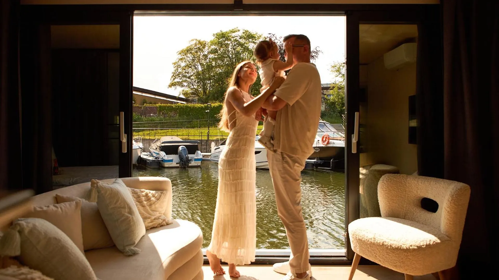 Domy Na Wodzie - La Mare Motlava Houseboats By Downtown Apartments Gdansk Poland