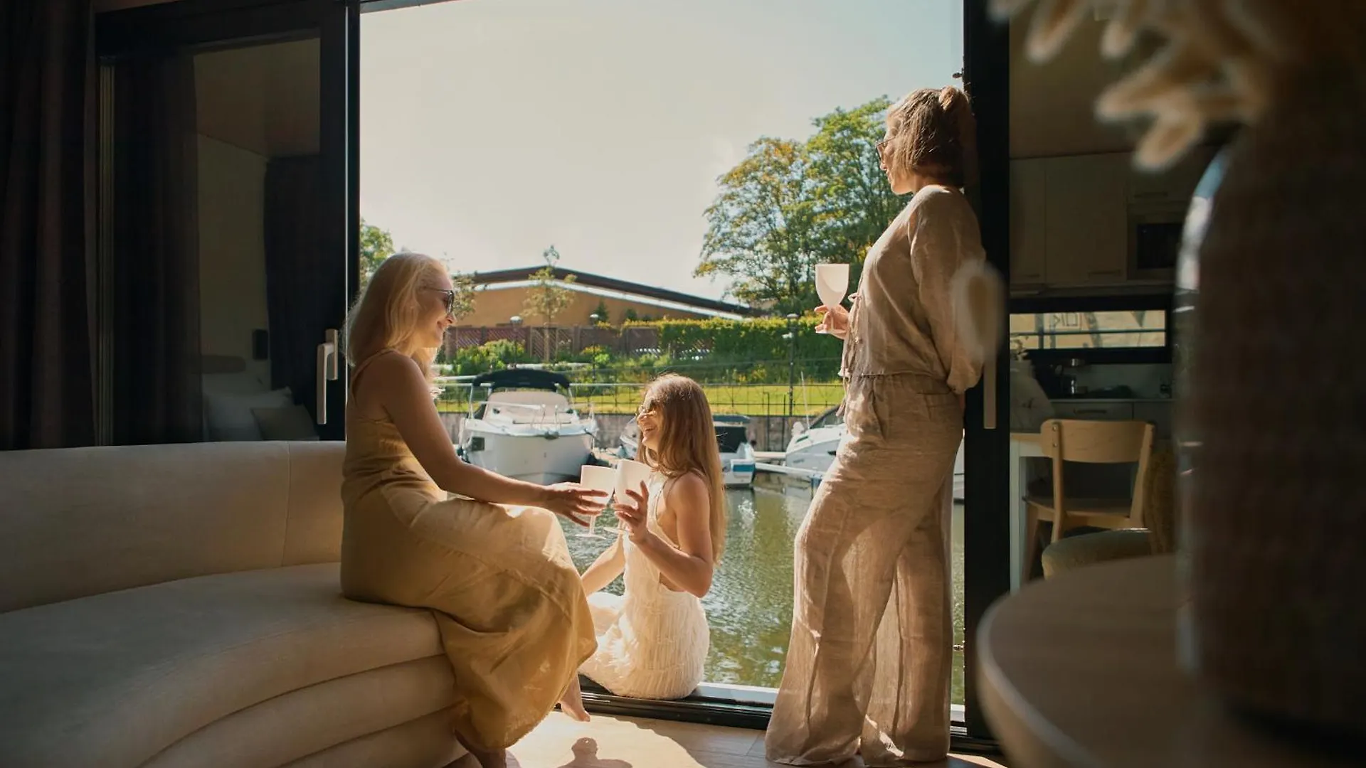 Domy Na Wodzie - La Mare Motlava Houseboats By Downtown Apartments Gdaňsk